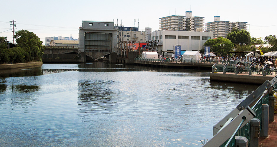 キャナルプロムナードにて「兵庫運河祭」が開催されました。