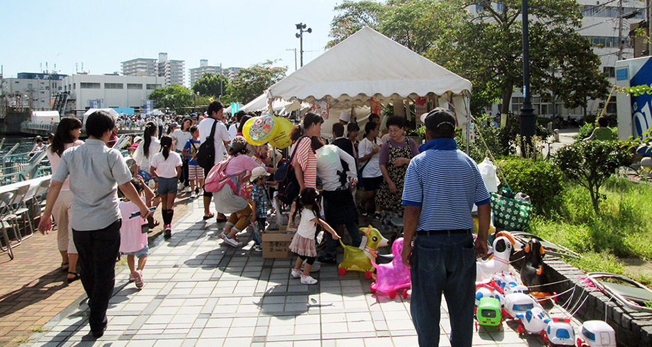 キャナルプロムナードにて「兵庫運河祭」が開催されました。