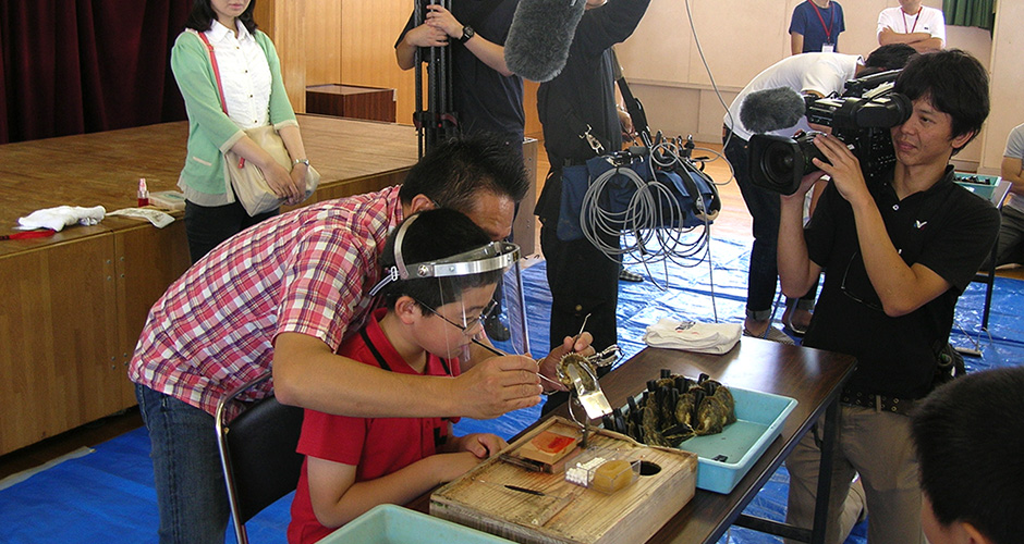 『兵庫運河・真珠貝プロジェクト』の移植式が兵庫工業高校で開催されました
