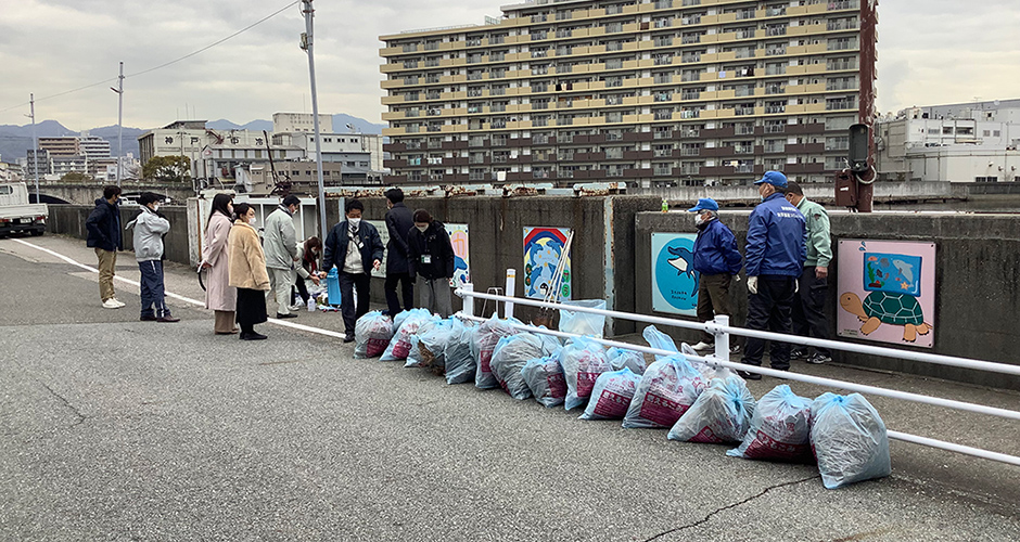 今年度３回目の兵庫運河周辺クリーン作戦が行われました。