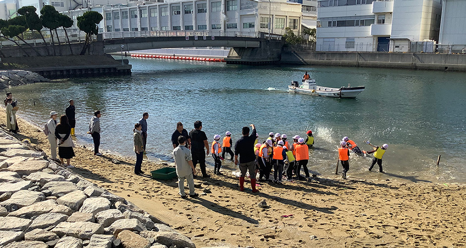 浜山小学校3年生　環境体験学習「アサリプロジェクト」が行われました。