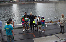 井戸兵庫県知事が真珠貝プロジェクトを視察されました。
